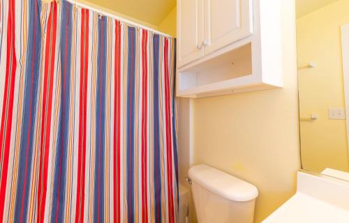 All is Well by the Sea - Oceanfront Pool Hot Tub Rec Room EV Charger Walk to Nags Head Pier - image 5