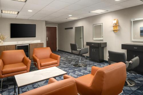 Courtyard Hartford Cromwell - image 33