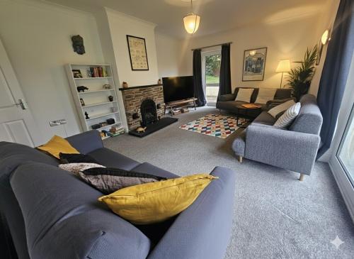 2 bedrooms, 3 beds