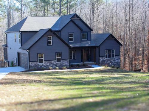 Brand New Lake Norman Home Pool & Hot Tub in Terrell, USA