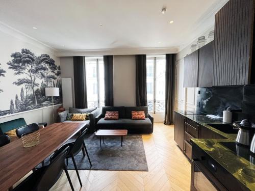 UrbanFlat 141 - Grand Appartement Champs-Elysees Ponthieu - image 14