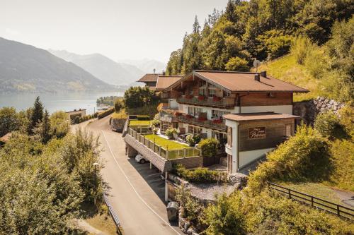 Фасада на хотела