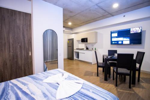 Apartamento Moderno con Vista Piscina Infinita Secrt Escalante – khách sạn tại Catedral