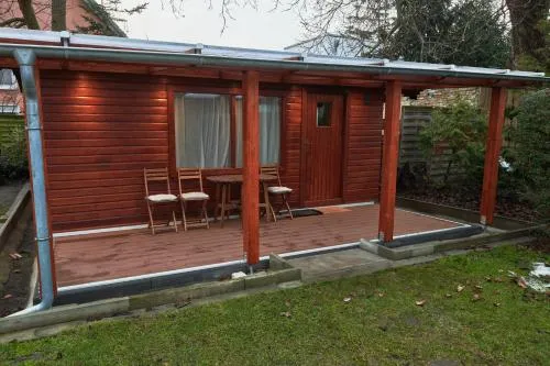 Onebnb Gästehaus mit Terrasse Nähe BER Flughafen Adlershof WISTA Treptow in Berlin, Deutschland