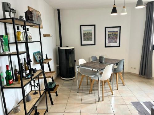 Vazaha grand et bel appartement classé 3 étoiles (Vazaha grand et bel appartement classe 3 etoiles) in Lavelanet