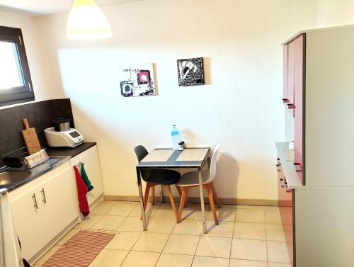Vazaha grand et bel appartement classé 3 étoiles (Vazaha grand et bel appartement classe 3 etoiles) in Lavelanet