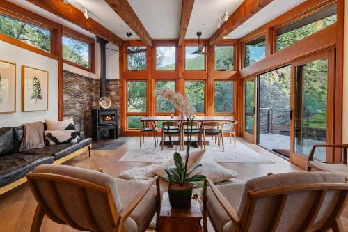 Yosemite Valley - Mountain View Fireplace & Hot Tub in El Portal (Kalifornia)