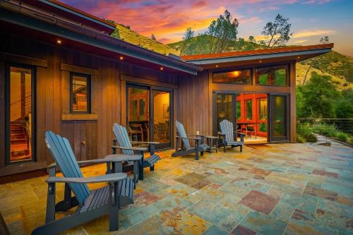 Yosemite Valley - Mountain View Fireplace & Hot Tub in El Portal (Kalifornia)