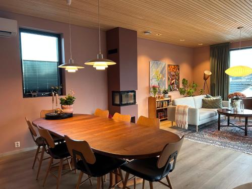 Exclusive 4-Bedroom Home -central Sandnes in แซนด์เนส