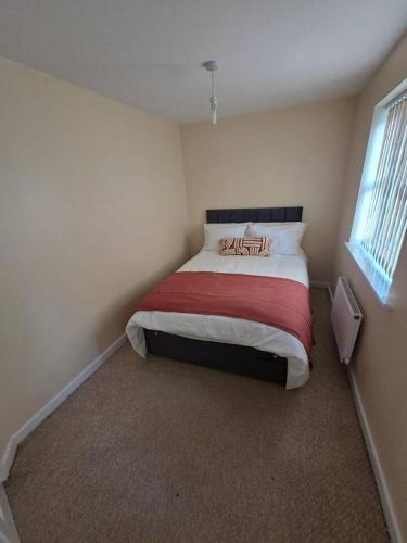 Spacious House | Perfect for Contractor Stays in 朗科恩酒店