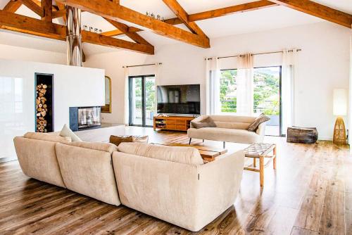 Magnifique T4 Penthouse Vue Mer in San Martino Di Lota