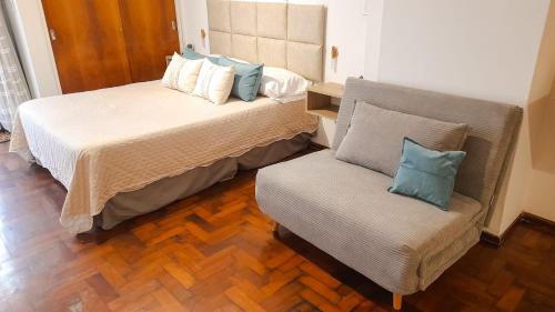 Kalimera Loft con patio único en Córdoba Capital - image 2
