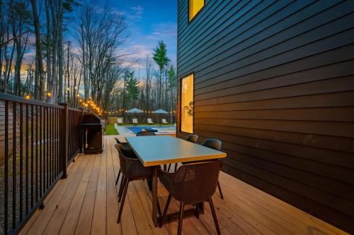 Woodstock Ridge - Hot Tub, Pool & Fire Pit in Woodstock (NY)