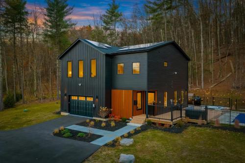 Woodstock Ridge - Hot Tub, Pool & Fire Pit in Woodstock (NY)