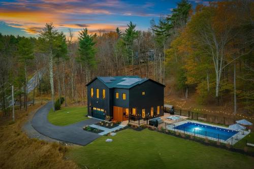 Woodstock Ridge - Hot Tub, Pool & Fire Pit in Woodstock (NY)