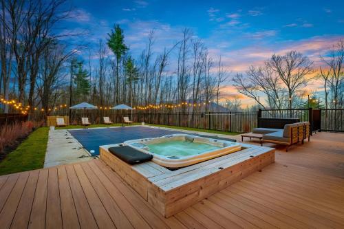Woodstock Ridge - Hot Tub, Pool & Fire Pit in Woodstock (NY)