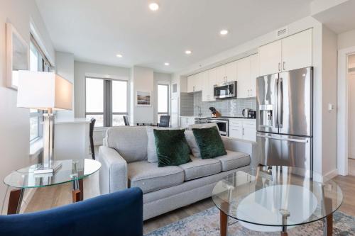Private Apt Downtown in Quincy