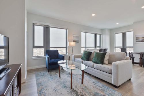 Private Apt Downtown in Quincy