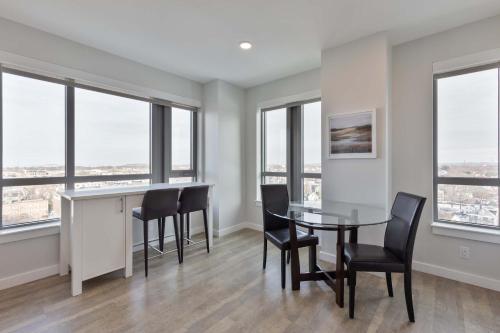 Private Apt Downtown in Quincy