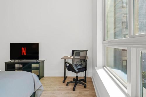 Urban Escape | Free Parking Pool Gym - image 5