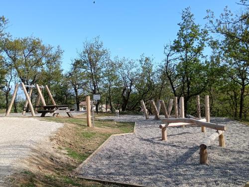 Детска площадка, Havre de paix bucolique en Haute-Ardèche (Havre de paix bucolique en Haute-Ardeche) in Étables