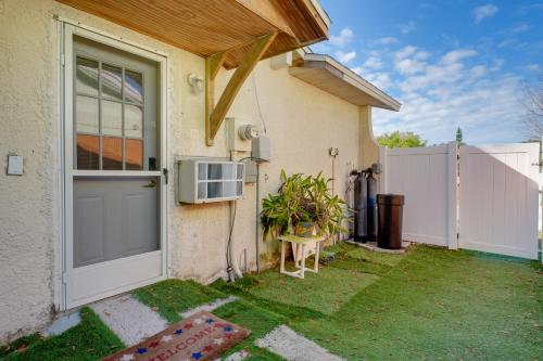 Near Fishing Palm Harbor Studio with Pool Access! in Palm Harbor (FL)