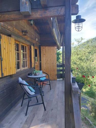 Adorable chalet au coeur de l'Ardèche (Adorable chalet au coeur de l'Ardeche) in Saint-Sauveur-de-Montagut