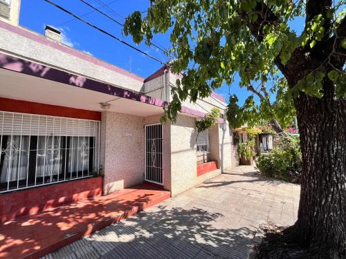 ทัศนียภาพภายนอกโรงแรม, Casa completa a 2 cuadras del centro in อาร์ติกัส