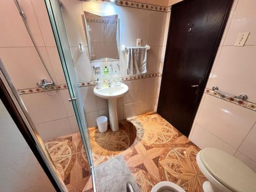 ฝักบัว, Casa completa a 2 cuadras del centro in อาร์ติกัส