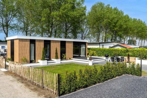 De Chaletterie een modern en sfeervol chalet in Sint Kruis