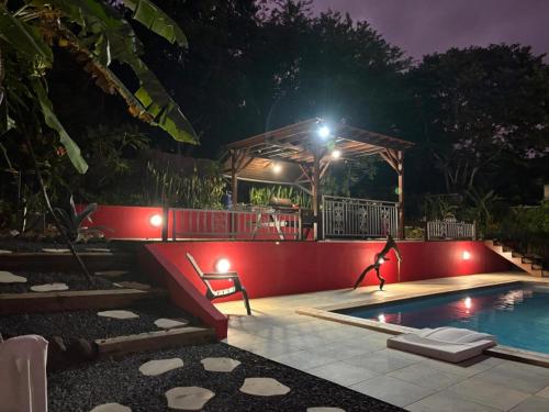 Villa Salamandre piscine vue mer de 8 a 21 pers in Deshaies