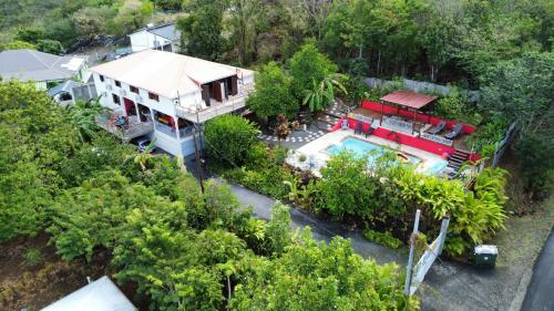 Villa Salamandre piscine vue mer de 8 a 21 pers in Deshaies
