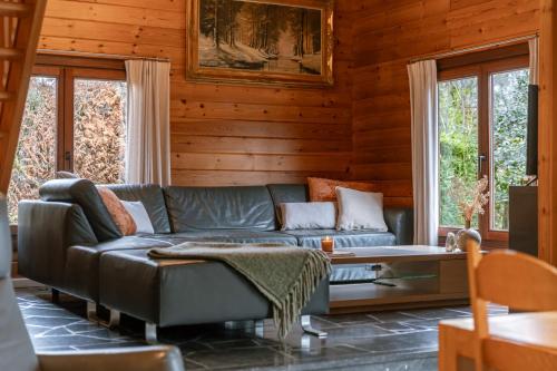 Anna-Helena - Cosy Wooden Chalet in the Forest in 克內瑟拉勒