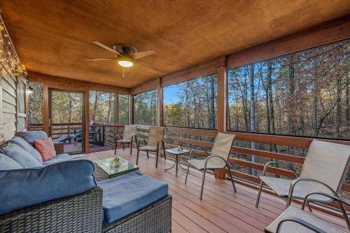 Creekview Cabin - A Perfect Escape in Morton Grove, USA
