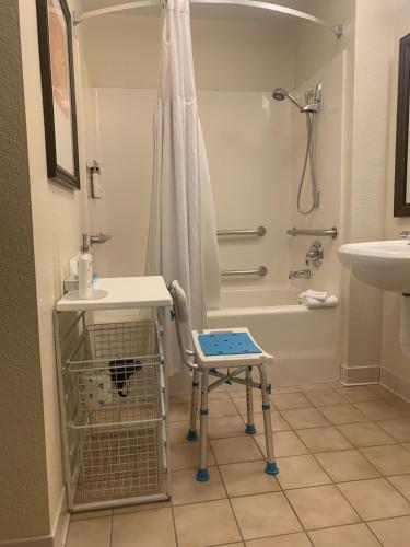 Staybridge Suites Lincolnshire by IHG in Lincolnshire, USA