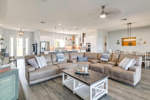 Poolside Paradise and Boat Dock! Haven on Lake Clay in Lake Placid (Florida)