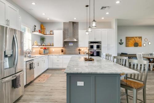 Poolside Paradise and Boat Dock! Haven on Lake Clay in Lake Placid (Florida)