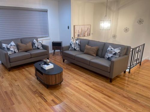 Modern Glam Getaway 30 minutes from NYC in West Orange (NJ)