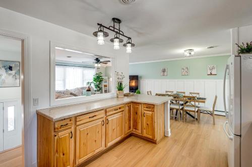 Musicians’ Beachside Retreat in Lake in the Hills in Algonquin