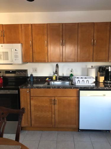 ห้องครัว, Comfort house with two bed room in กรีนิช (คอนเนตติคัต)