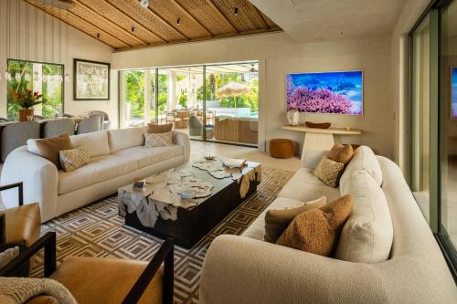 Luxury 5BR Villa with Pool Jacuzzi 2 Golf Carts in Punta Mita