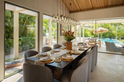 Luxury 5BR Villa with Pool Jacuzzi 2 Golf Carts in Punta Mita