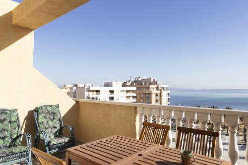 Penthouse Pink seafront 2