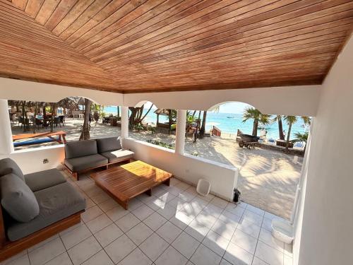 Mayan Princess Beach & Dive Resort in West Bay