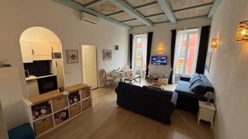 2 Bedrooms Appartement In Central Location on the famous Place Massena Nice