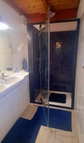 Gîte familial 10 pers spa de juin à septembre (Gite familial 10 pers spa de juin a septembre) in Ferrières (Midi-Pyrenees)
