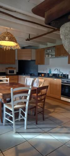 Gîte familial 10 pers spa de juin à septembre (Gite familial 10 pers spa de juin a septembre) in Ferrières (Midi-Pyrenees)