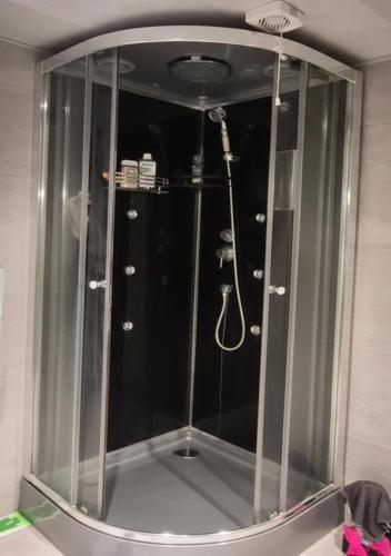 Shower, La pepite de Glenic in Glenic