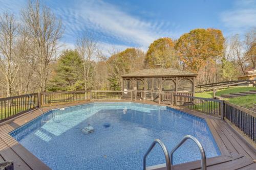 Beautiful & Unique Farmhouse 15 Mi to Saratoga in Gansevoort (NY)