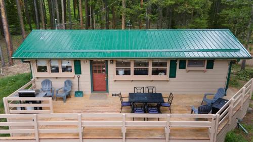 Pinecone Cabin - image 7